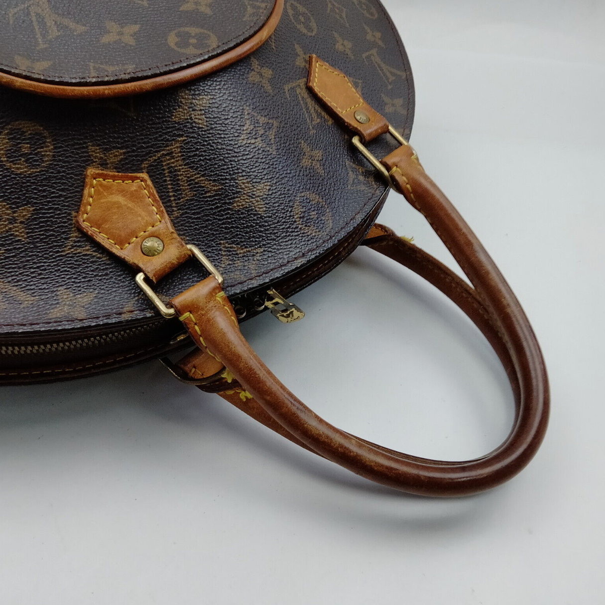 LOUIS VUITTON Ellipse Handbag