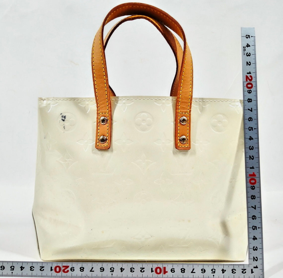 LOUIS VUITTON White Reade Hand Bag