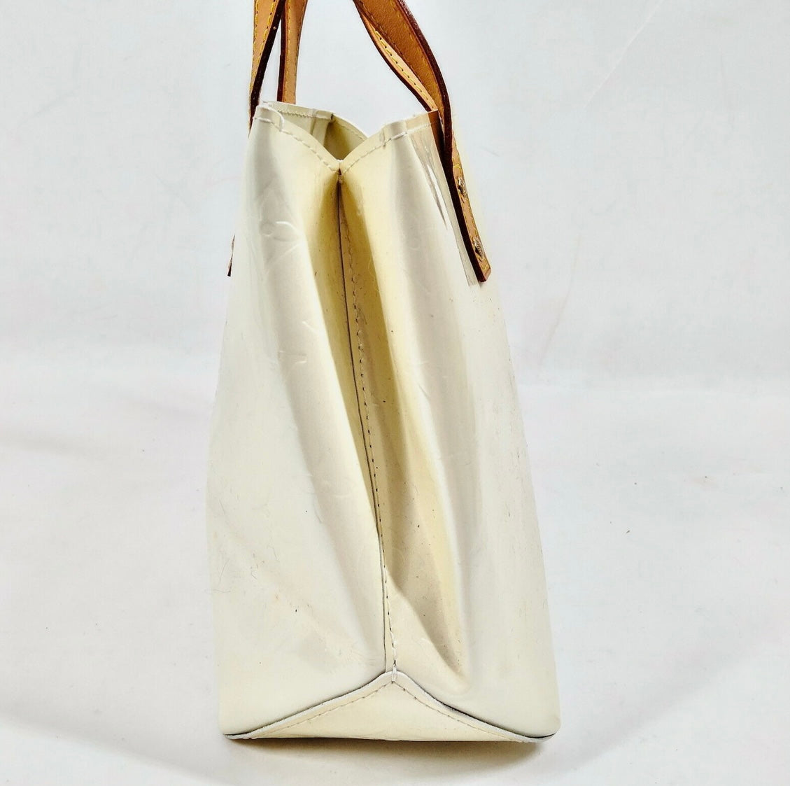 LOUIS VUITTON White Reade Hand Bag