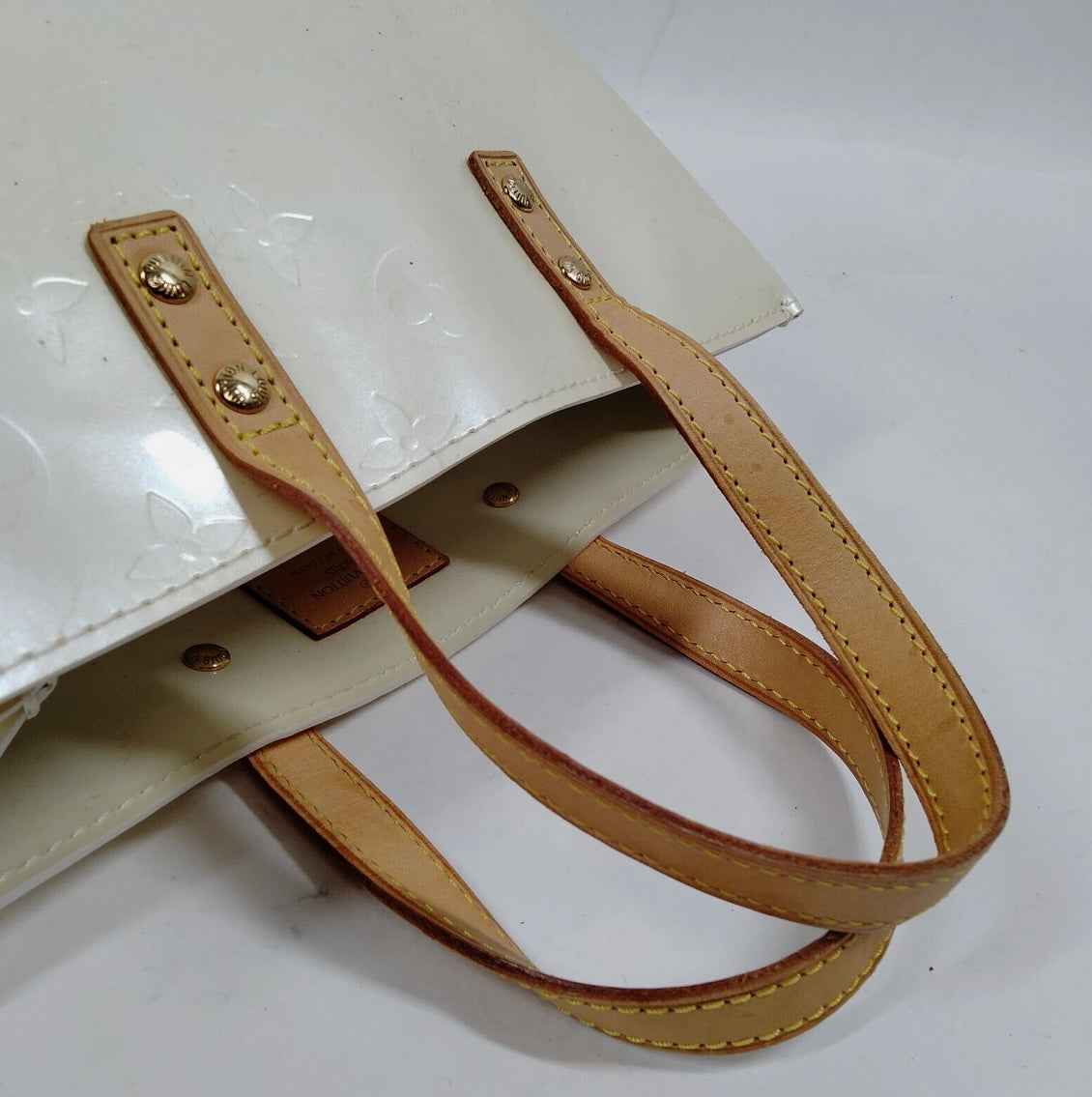 LOUIS VUITTON White Reade Hand Bag