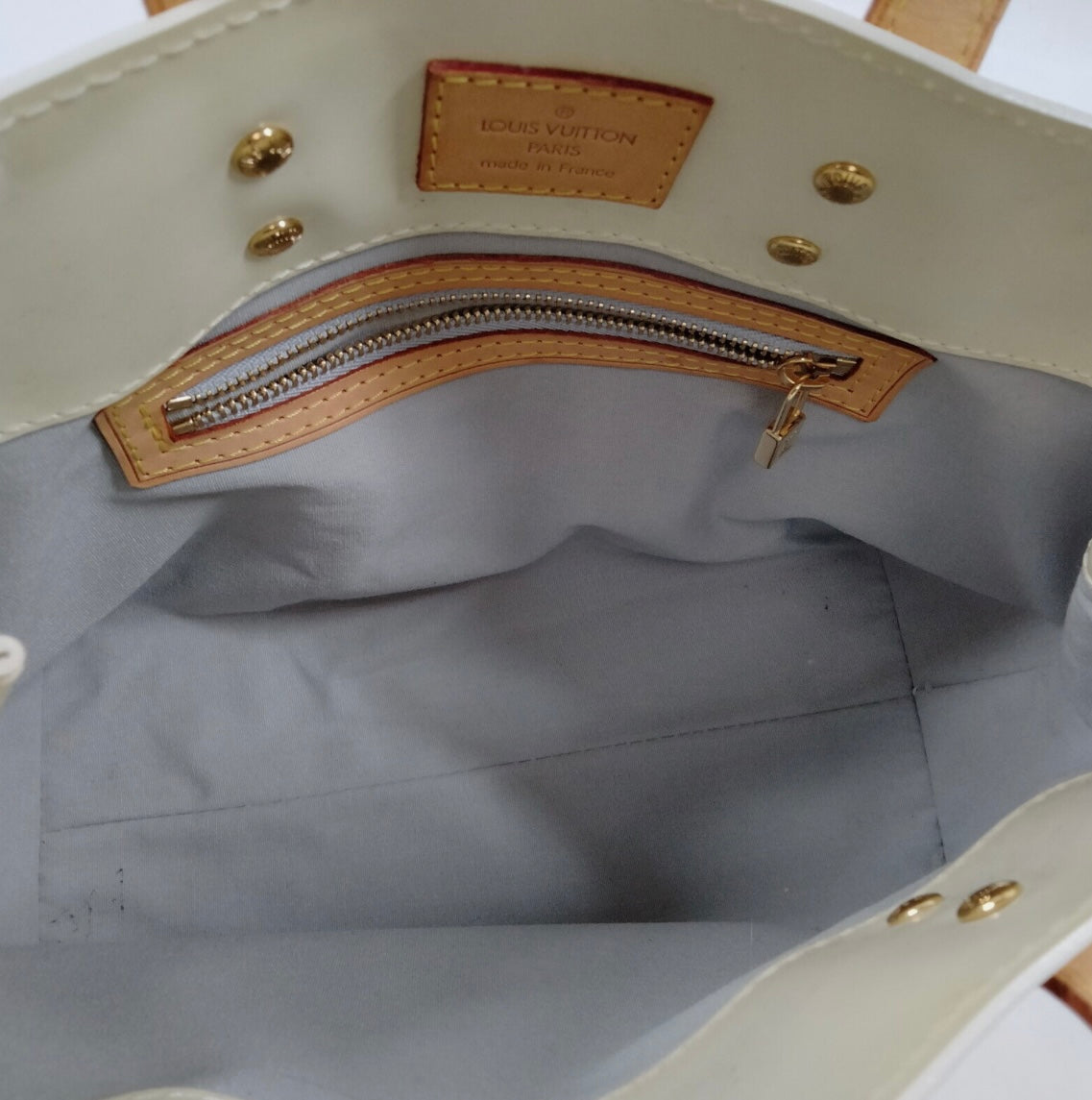 LOUIS VUITTON White Reade Hand Bag