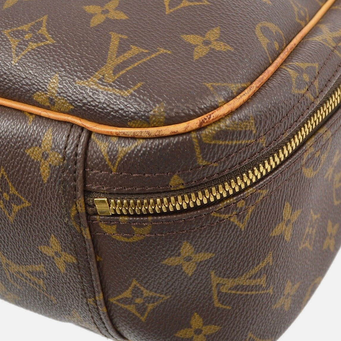 LOUIS VUITTON Excursion Hand Bag