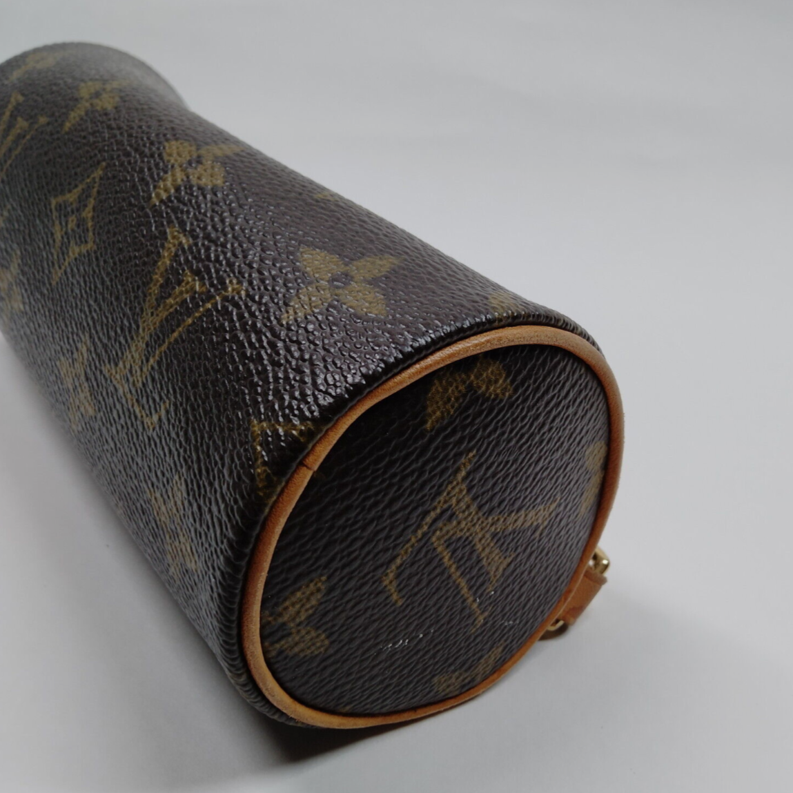 LOUIS VUITTON Papillon