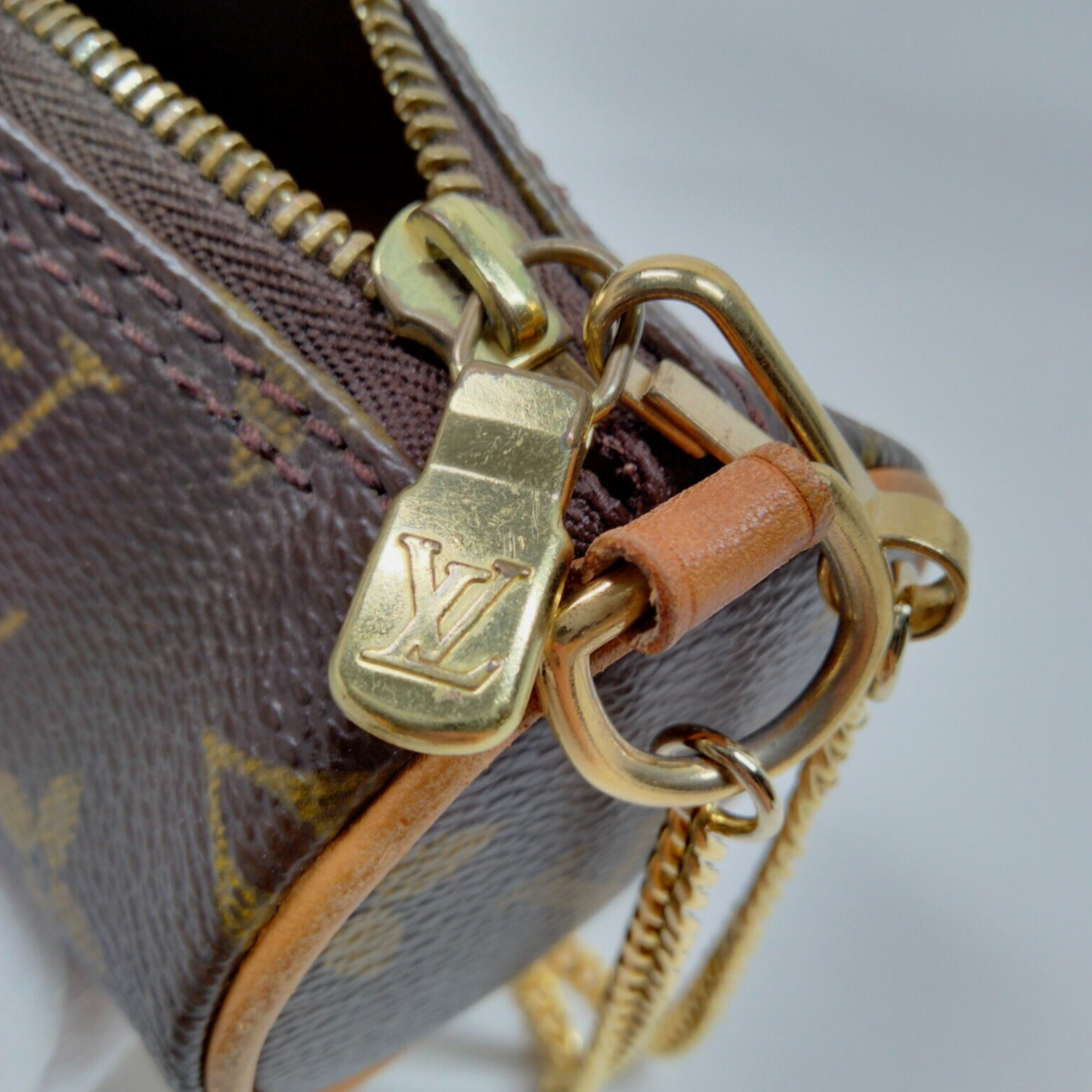 LOUIS VUITTON Papillon